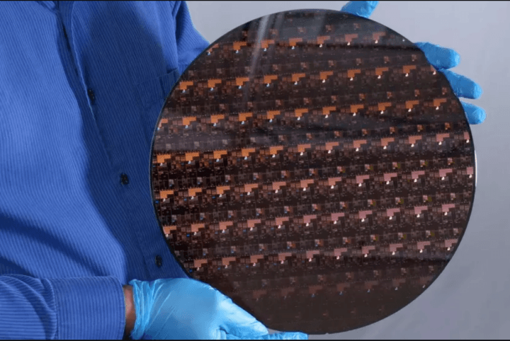 IBM launches the world&#8217;s first 2nm chip