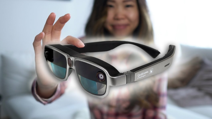 Qualcomm-and-Microsoft-are-collaborating-on-chips-for-future-AR-glasses-1